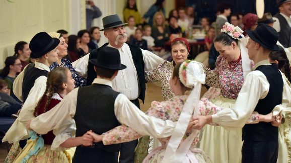 Bartakovics Béla Közösségi Ház