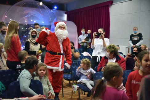 Beszélgetés a mikulással