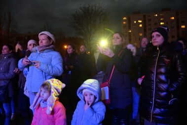 A közönség fotót készít